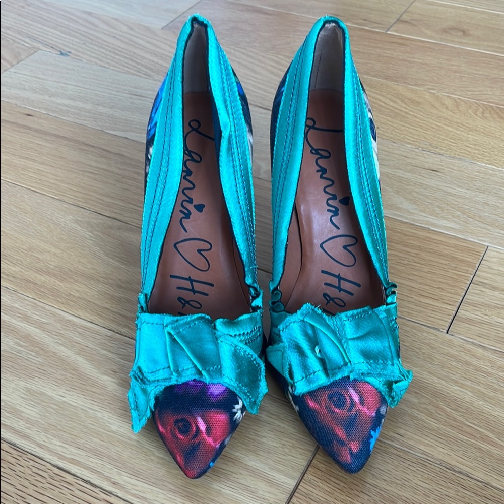 Lanvin Blue Kitten Heels with Glossy Finish